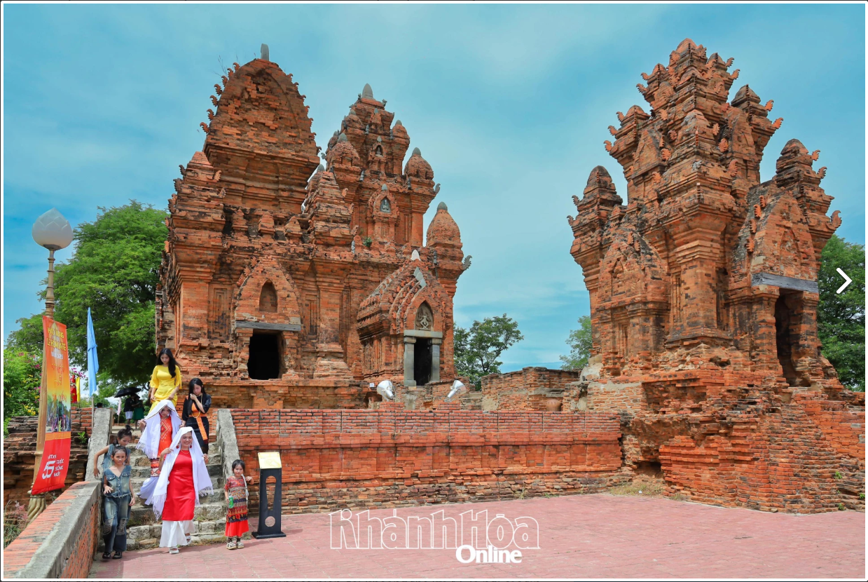 Tăng cường sự lãnh đạo của Đảng trong công tác bảo tồn, phát huy giá trị di sản văn hóa gắn với phát triển du lịch bền vững